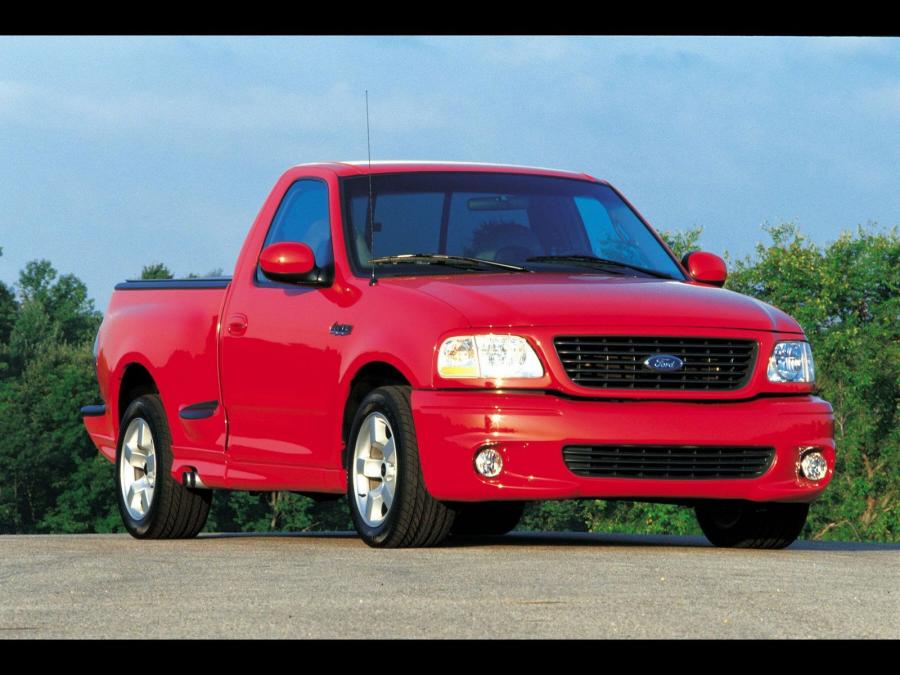  Ford F-150 SVT Lightning 2001 года  (фото 10 из 33)